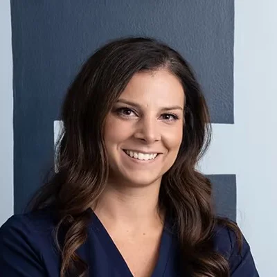 A headshot photo of Amanda